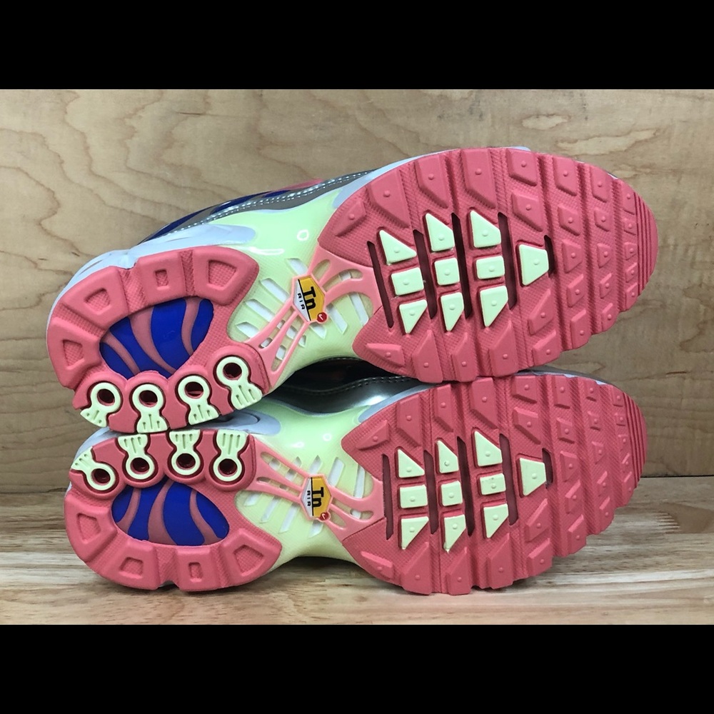 NEW Nike Wmns Air Max Plus “Ultraman” - Picture 6 of 14